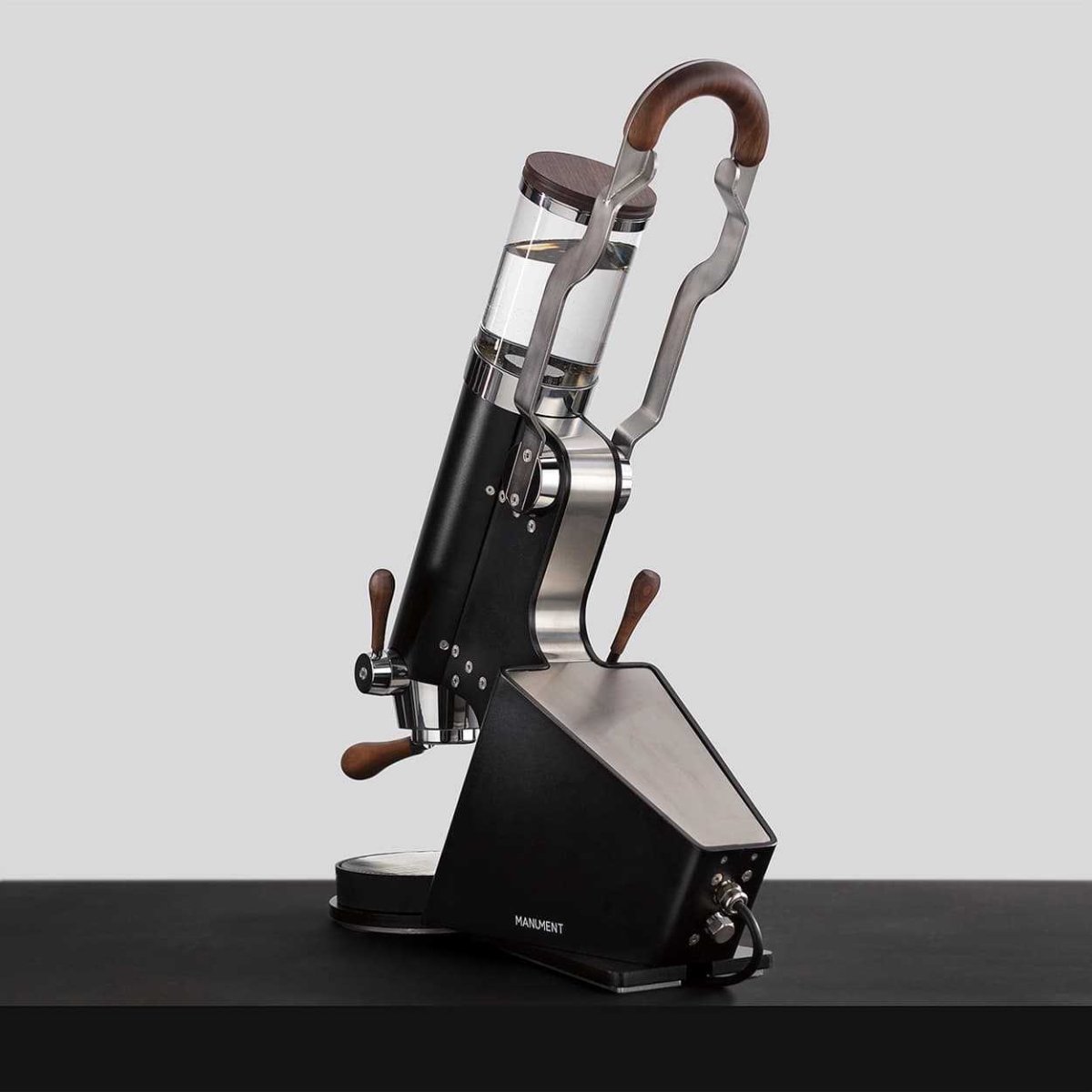 Manument - Leva Machine - Café Liégeois Canada Inc.