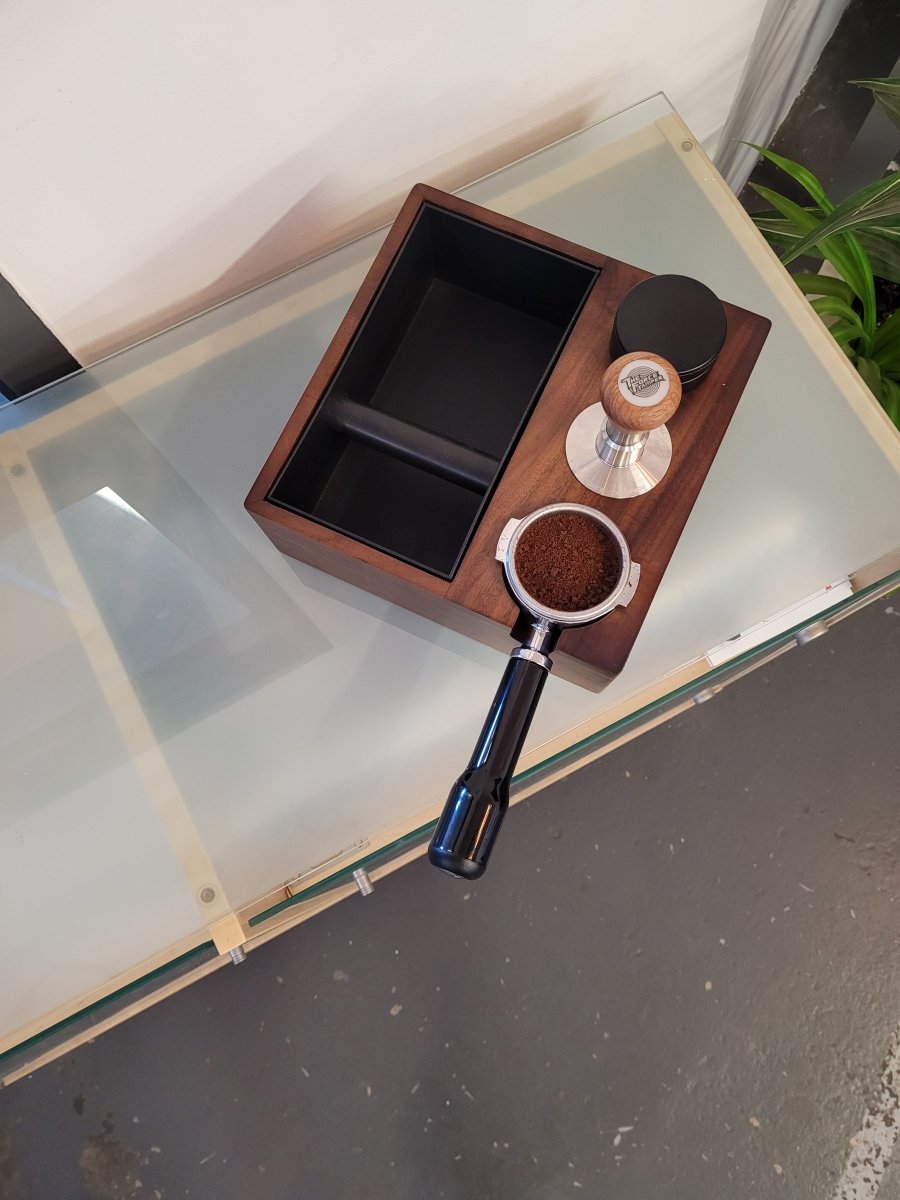 Knock Box and tamping station - Café Liégeois