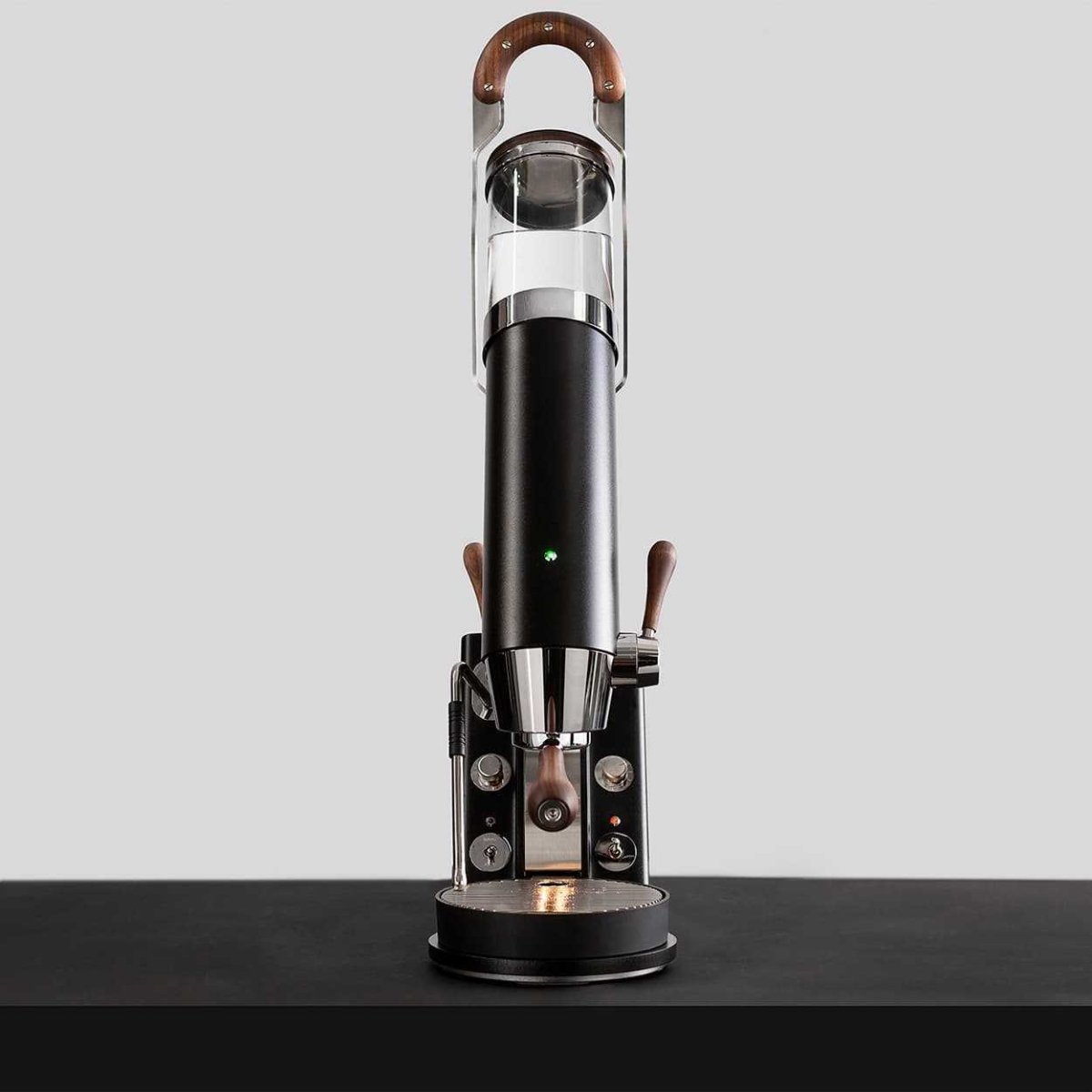 Manument - Leva Machine - Café Liégeois Canada Inc.